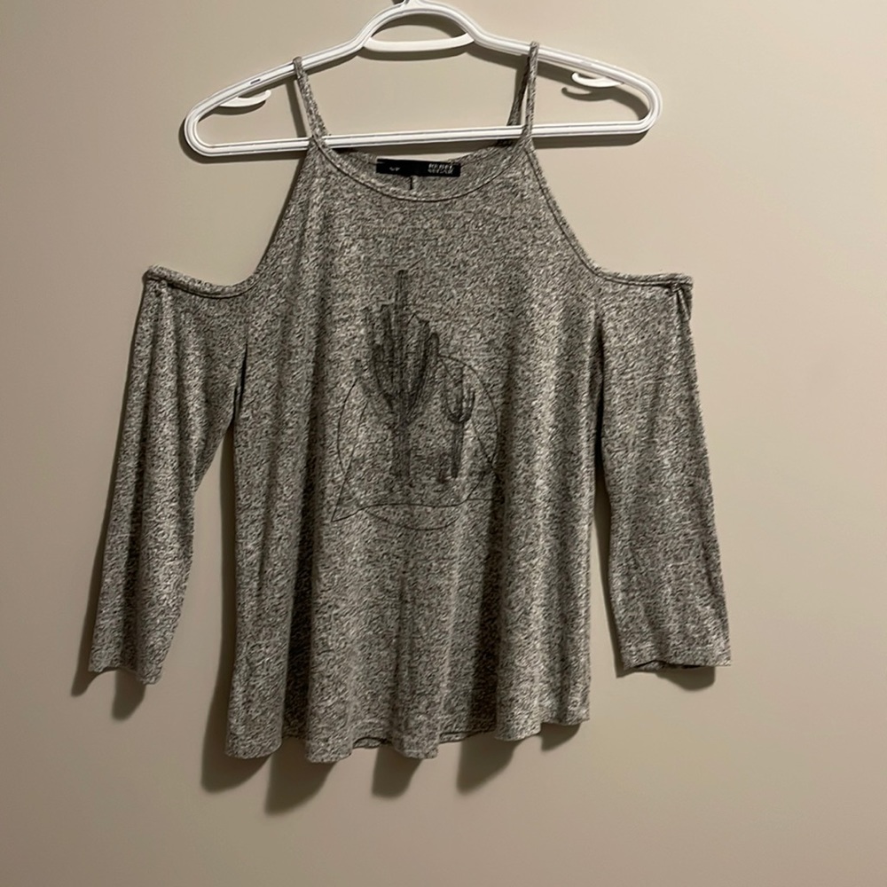 Shoulderless Top